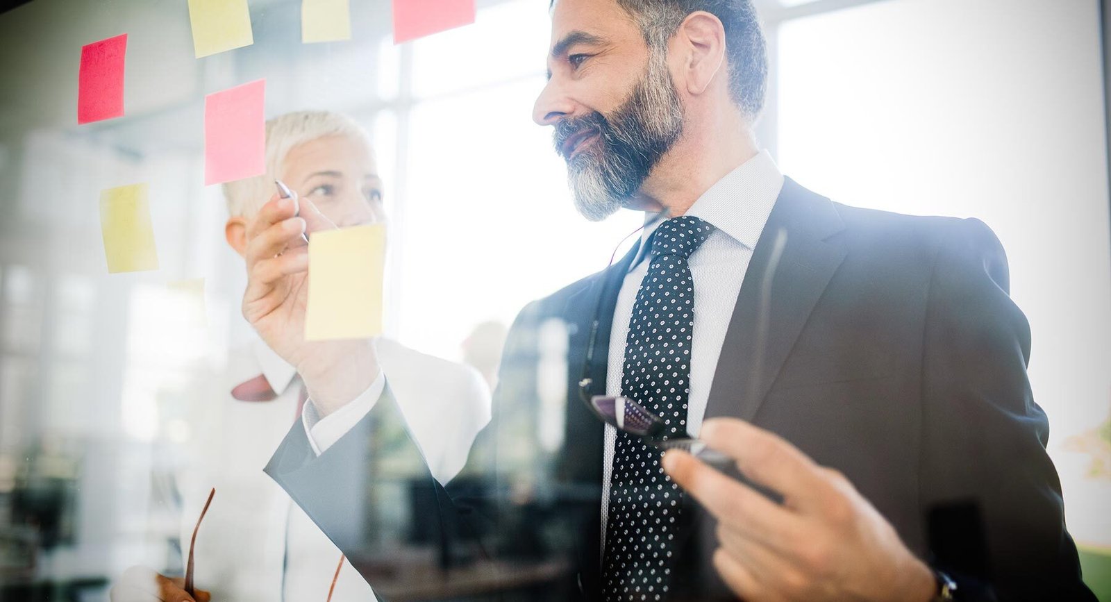 Business People Conference And Meeting In Modern O 7GAUMBQ 2 1800x975