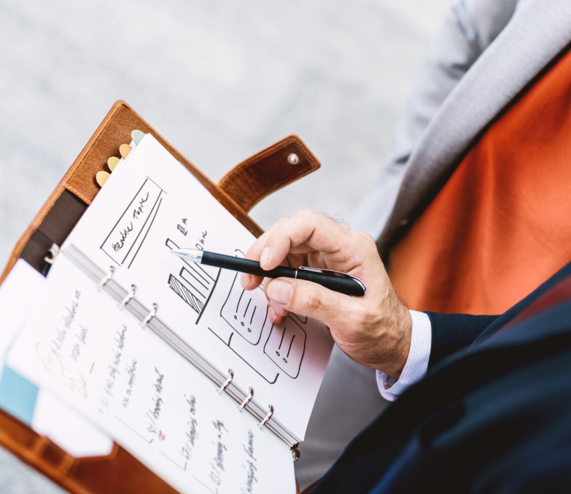 Business People Discussion Planning Growth Strateg PQHBKDT 1 1127x975